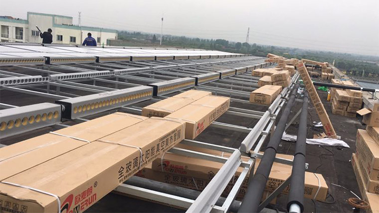 太陽(yáng)能熱水工程 太陽(yáng)能集熱器